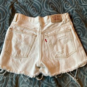 Levis distressed high waisted shorts RELAXED FIT